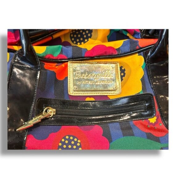 Women’s Betsey Johnson Jewel Floral Wheeled Weekender Bag - Picture 8 of 15